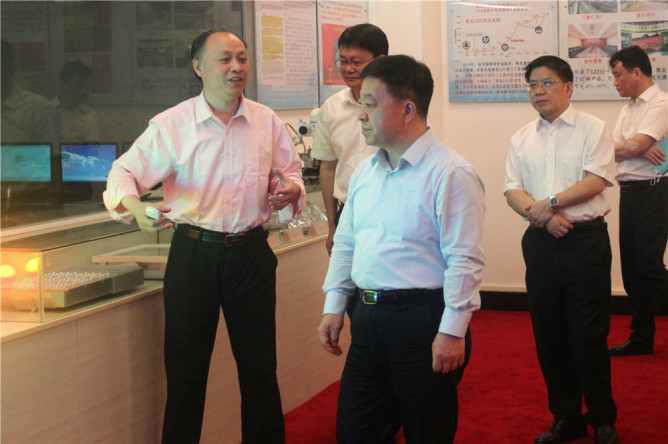 <em></em>	 江西省省長葉建春走訪江風益院士：讓專業(yè)的人做專業(yè)的事，讓經(jīng)營收入反哺科技創(chuàng)新  